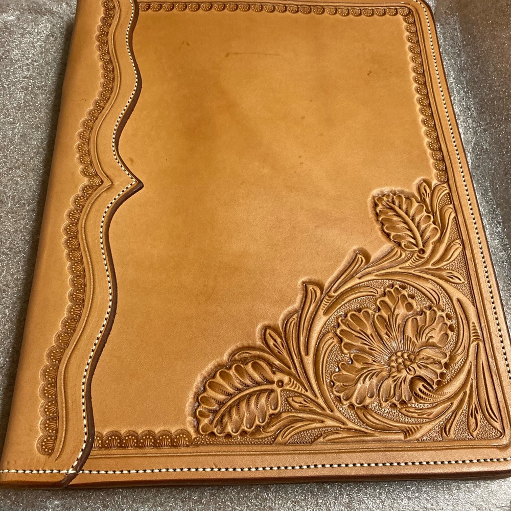 Tooled leather notebook - Picture 2 of 3